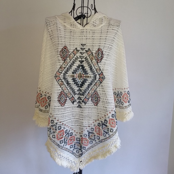 Almost Famous Accessories - ALMOST FAMOUS Poncho Hoodie Fringe Aztec XL